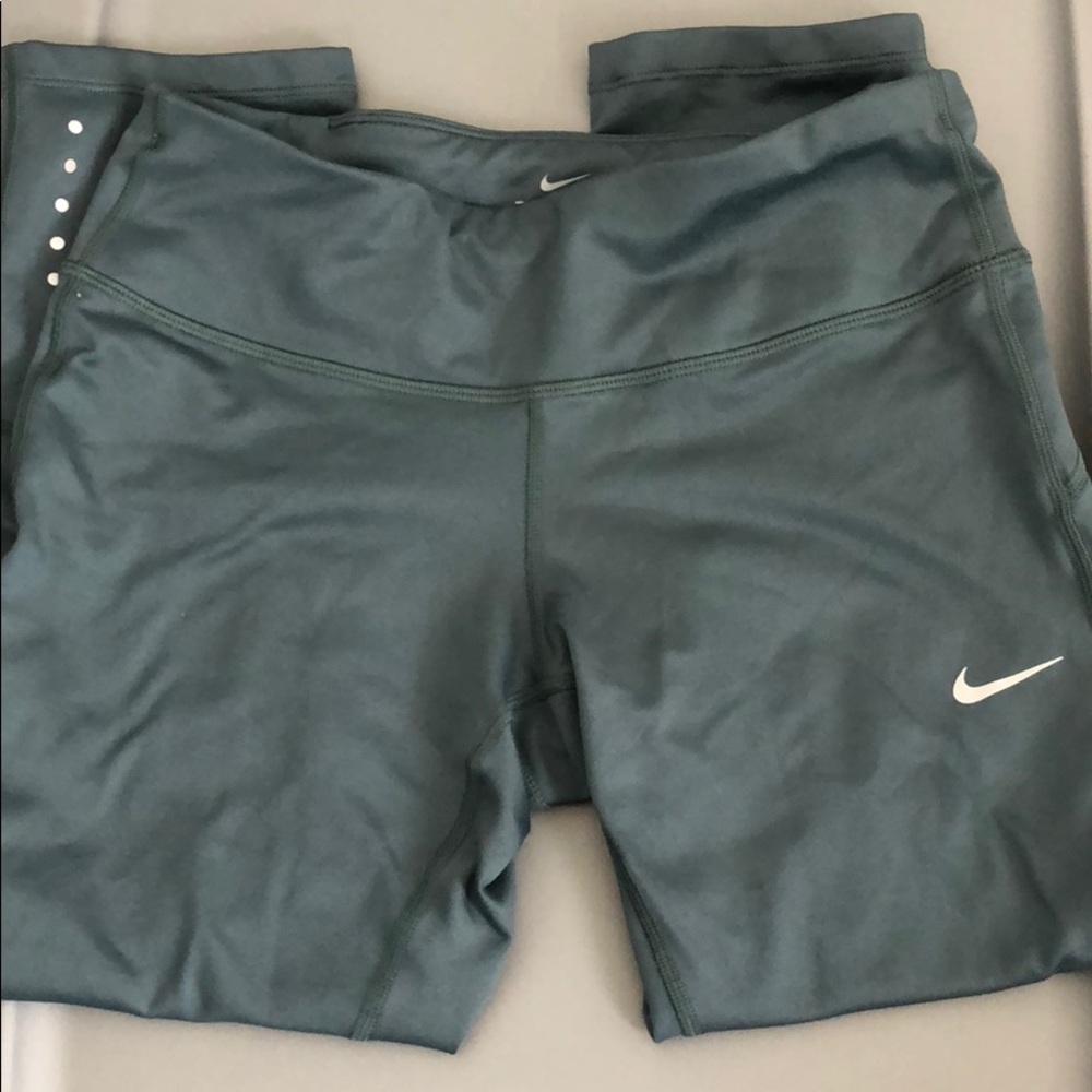Small dri fit Capri Nike legging